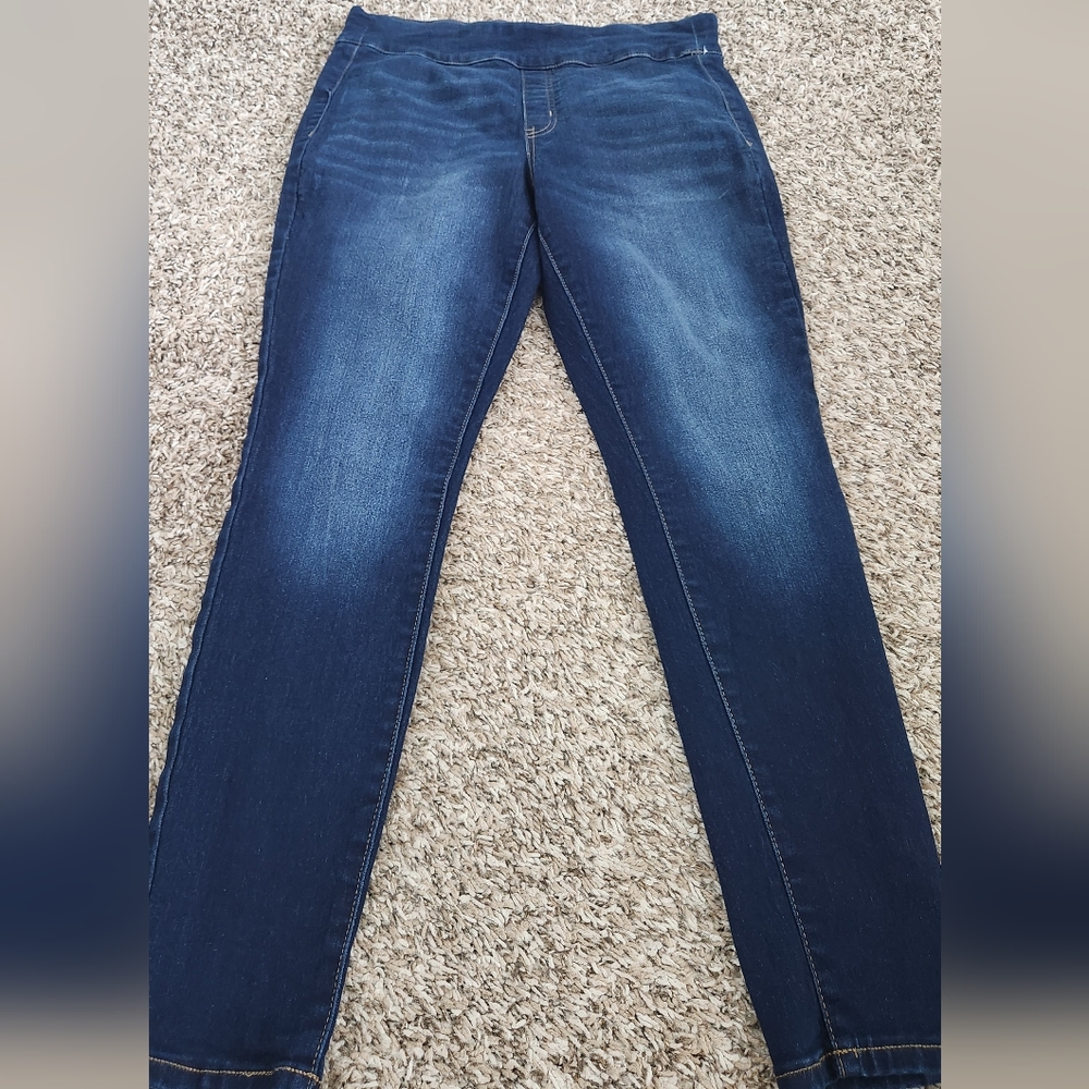 Pull on jegging style jeans size large
